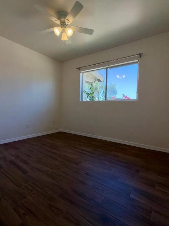 Real Estate Picture 11