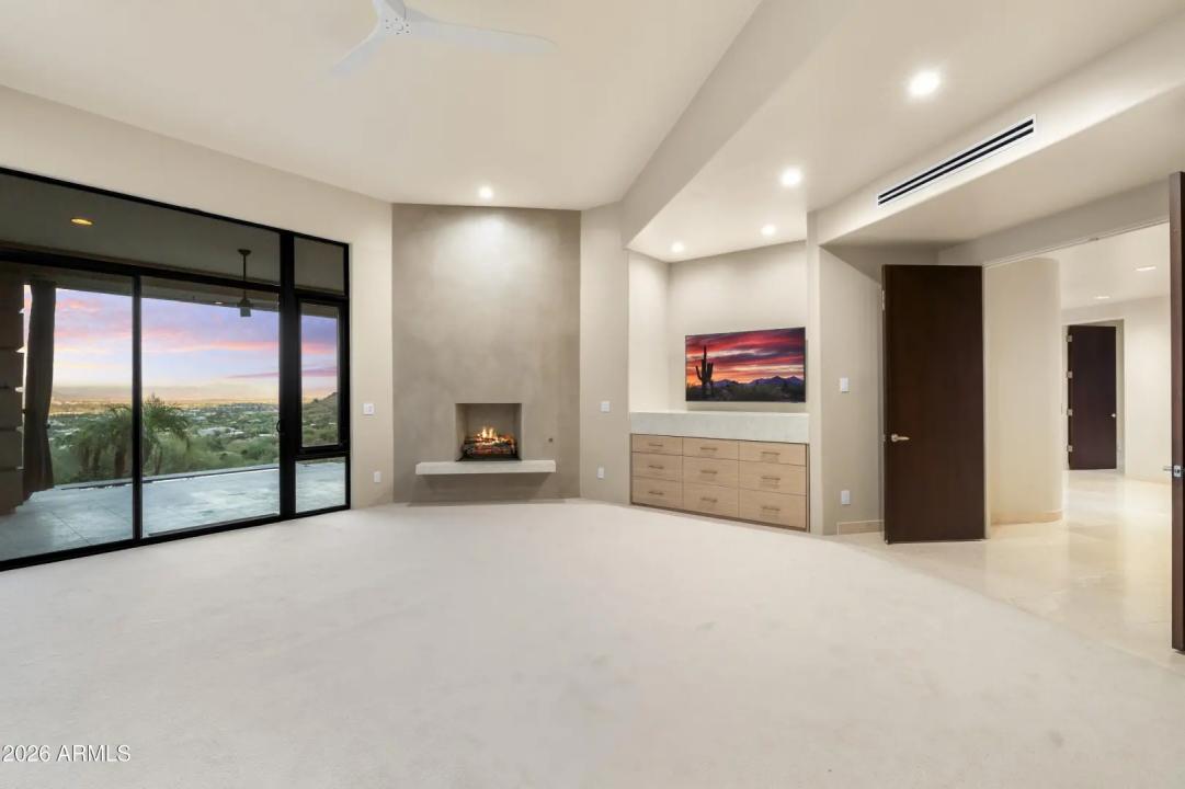 Real Estate Picture 23