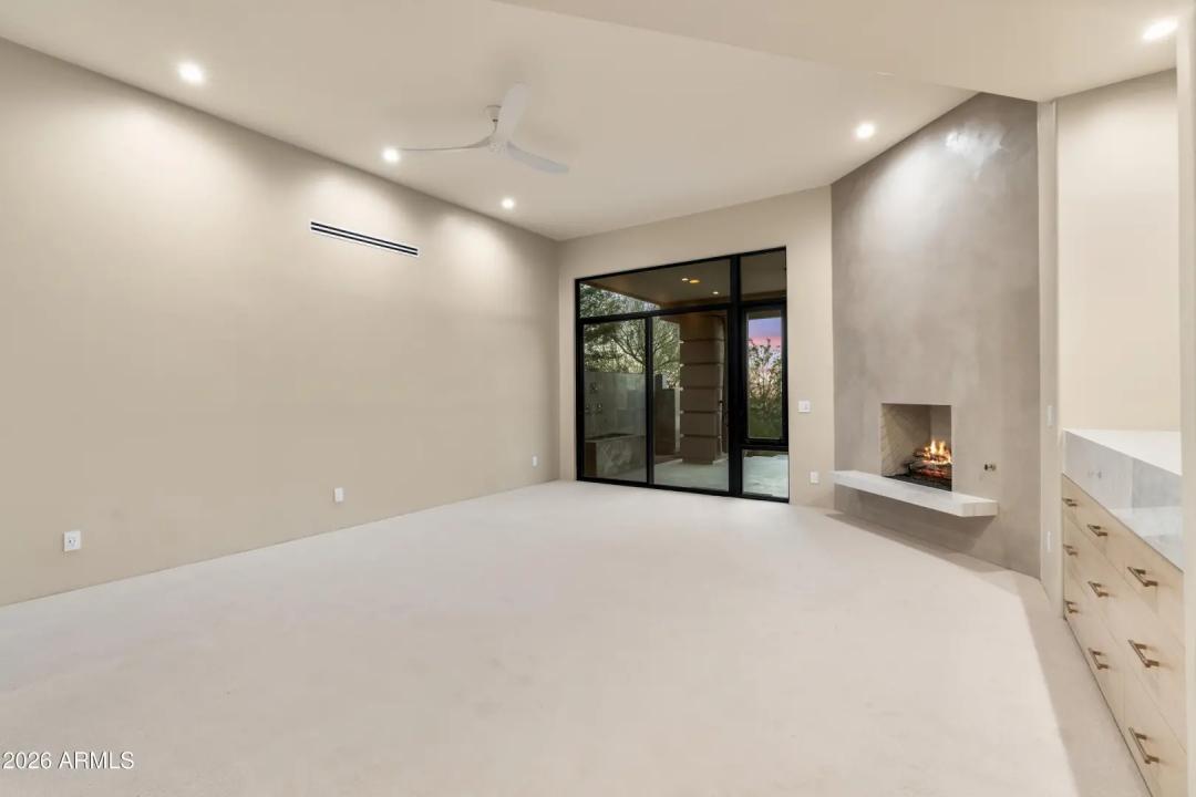 Real Estate Picture 24