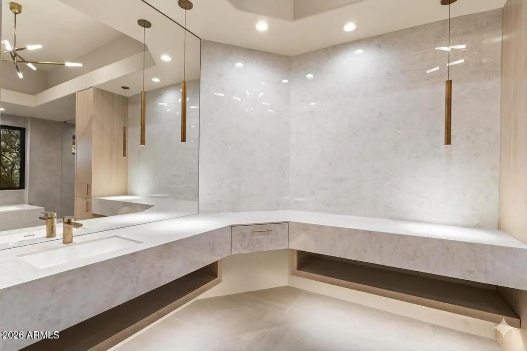Real Estate Picture 29