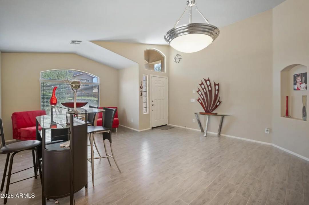 Real Estate Picture 12