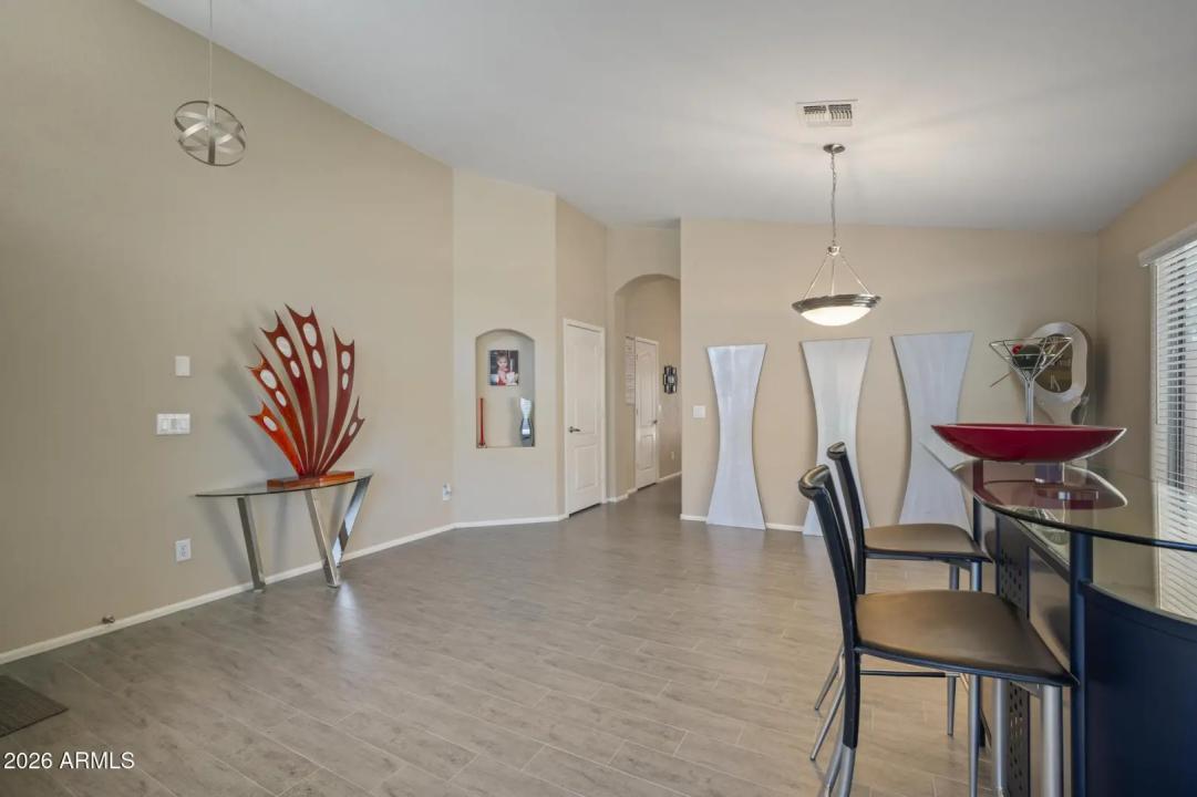 Real Estate Picture 9