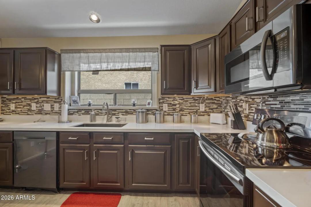 Real Estate Picture 15