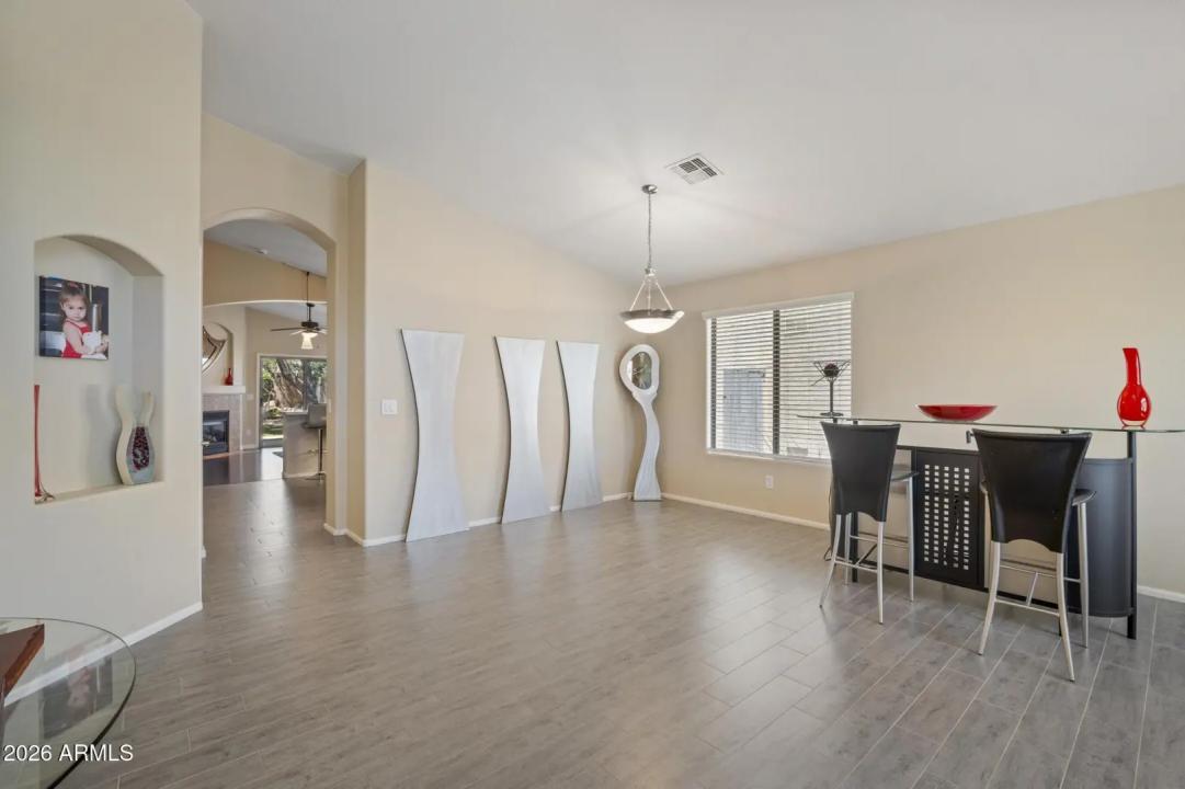 Real Estate Picture 10
