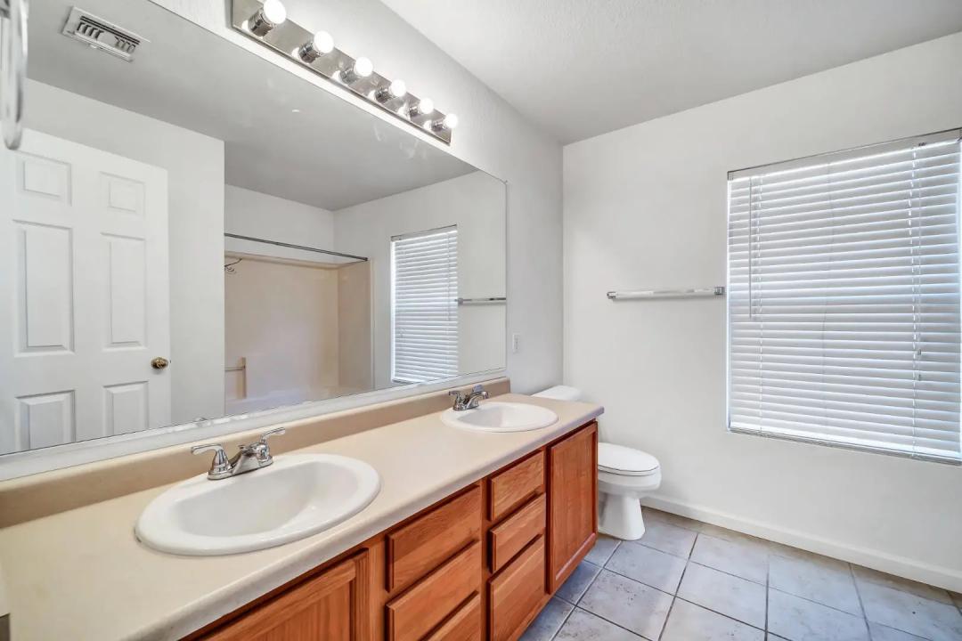 Real Estate Picture 14