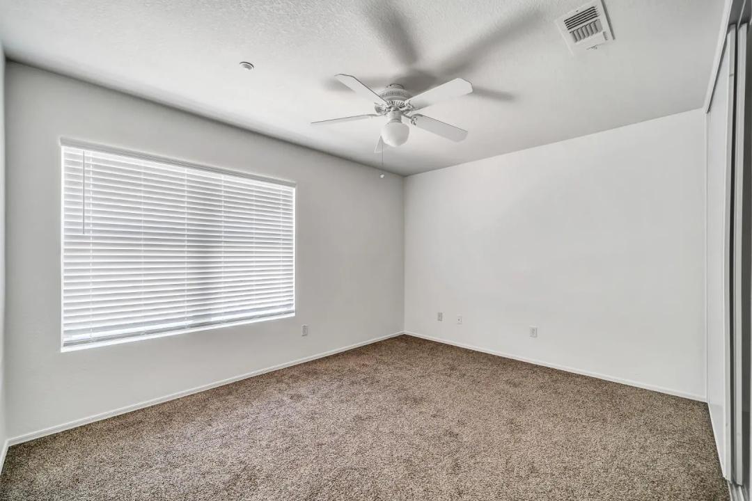 Real Estate Picture 22