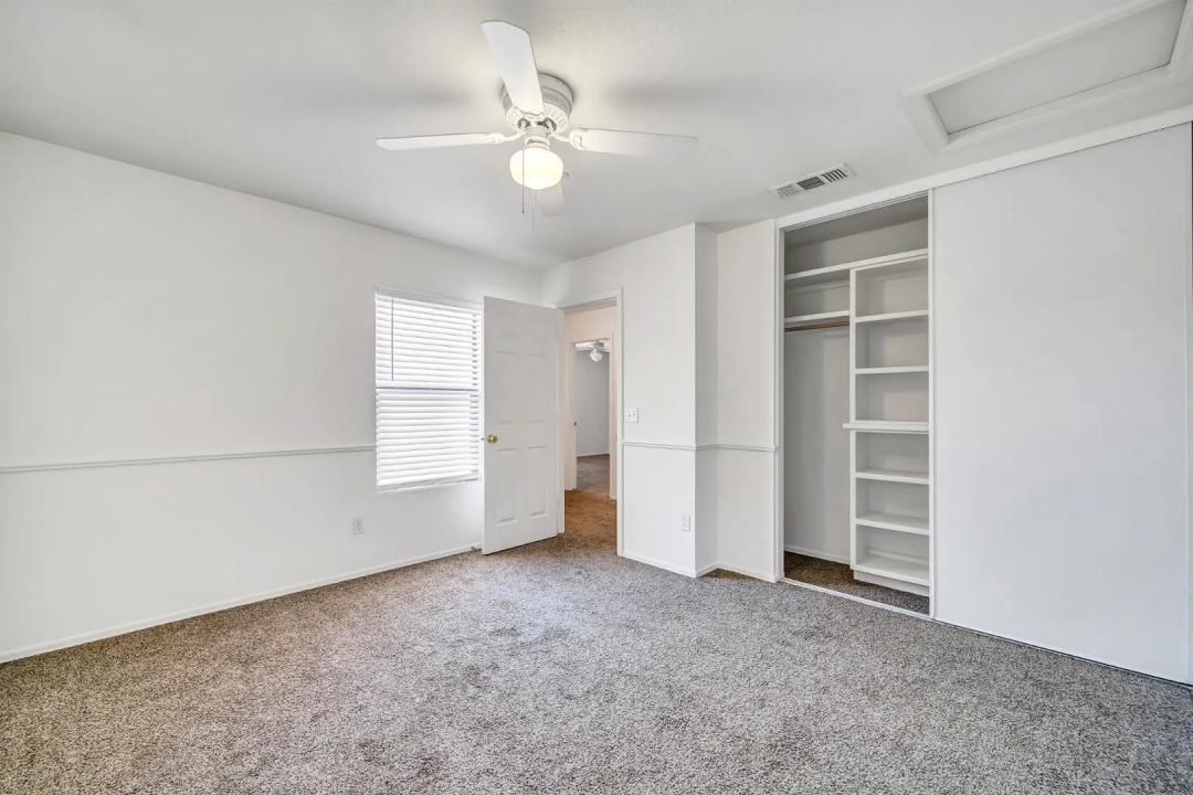 Real Estate Picture 24