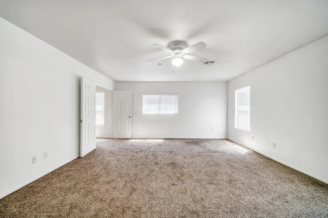Real Estate Picture 14
