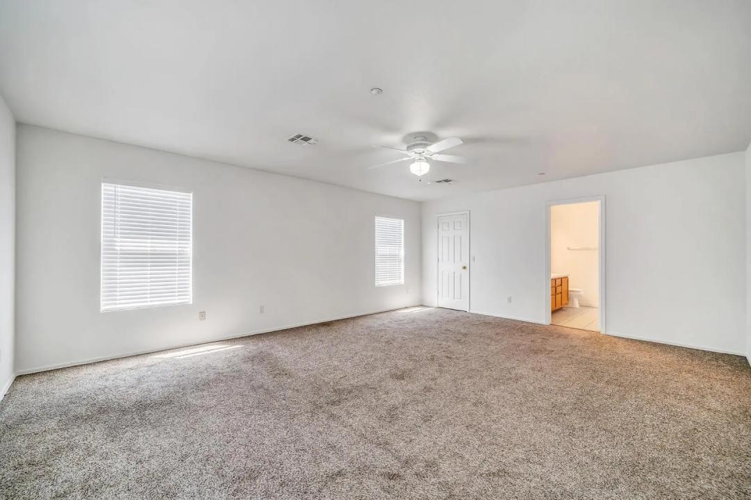 Real Estate Picture 15