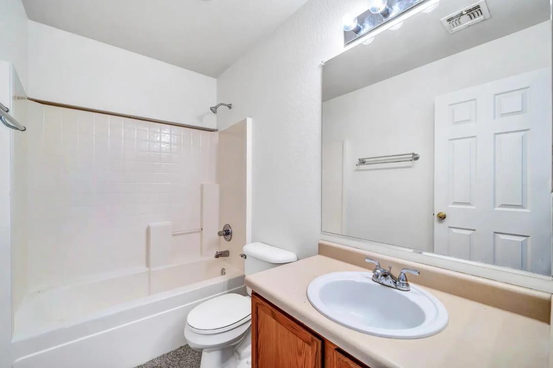Real Estate Picture 19