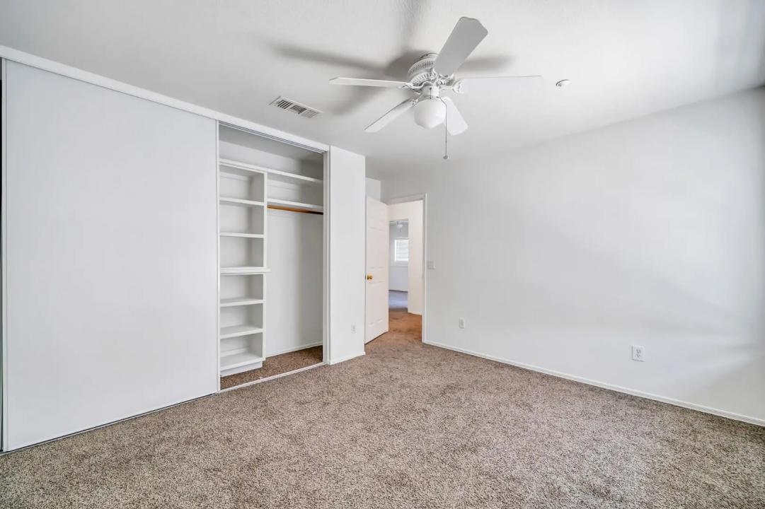 Real Estate Picture 22