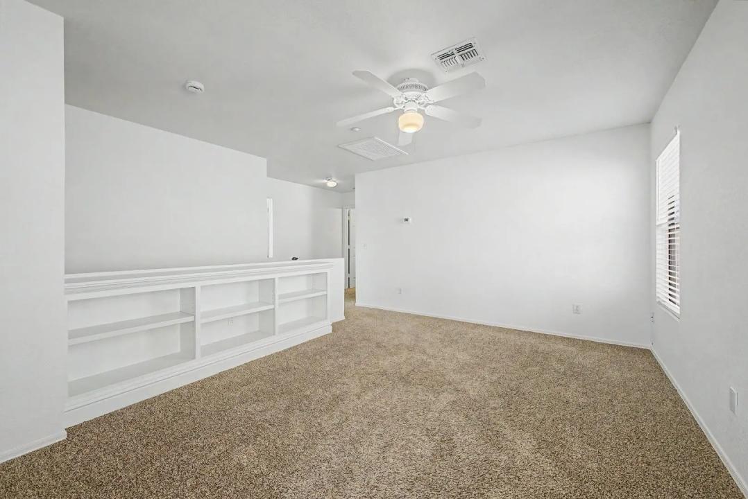 Real Estate Picture 24