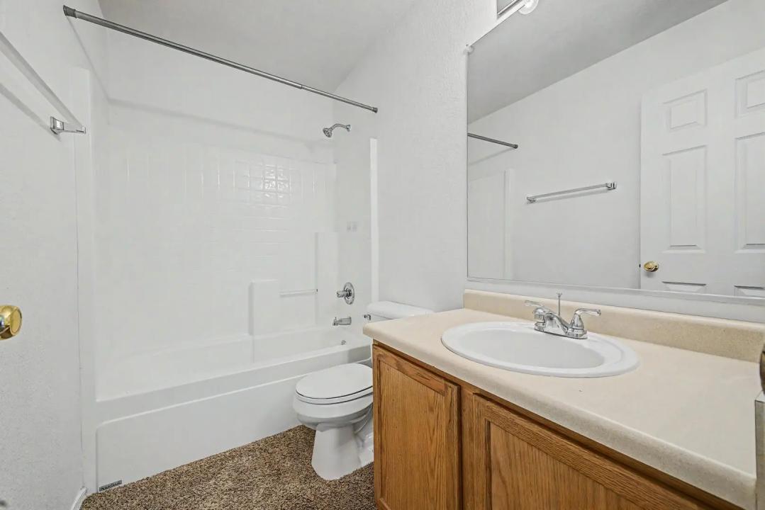 Real Estate Picture 32