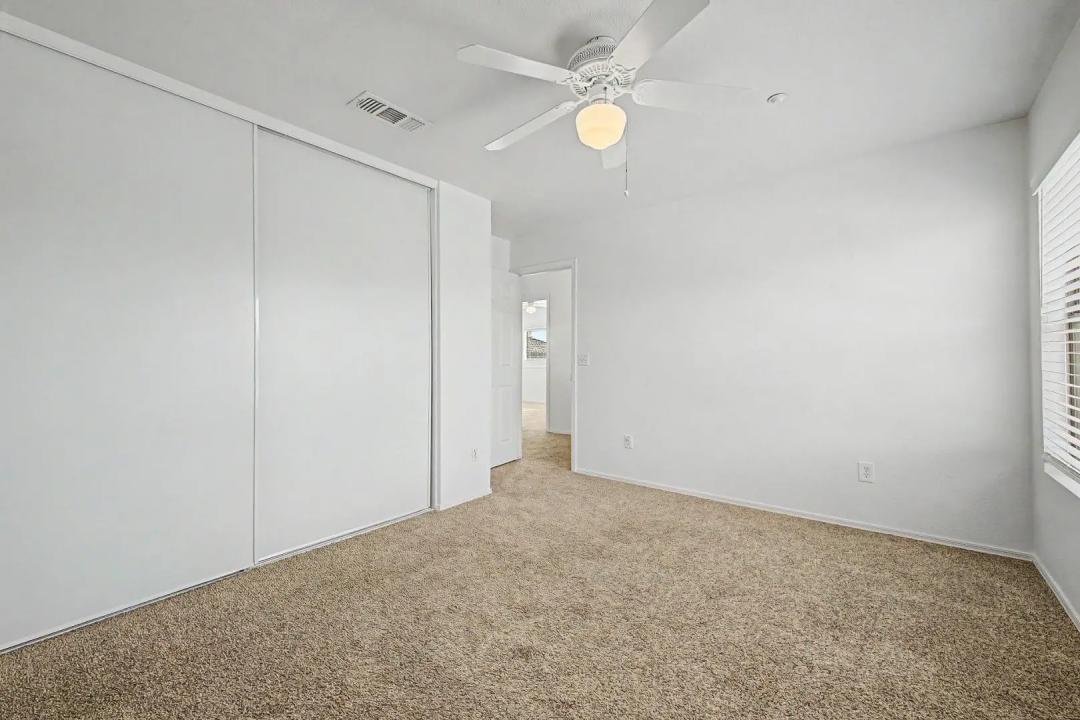 Real Estate Picture 34