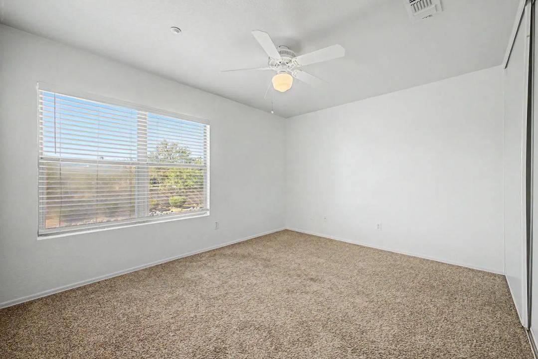 Real Estate Picture 33