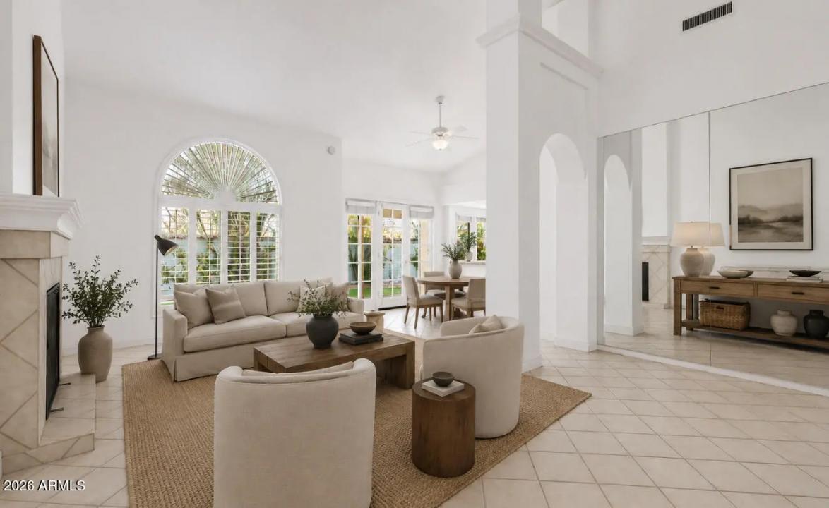 Real Estate Picture 4