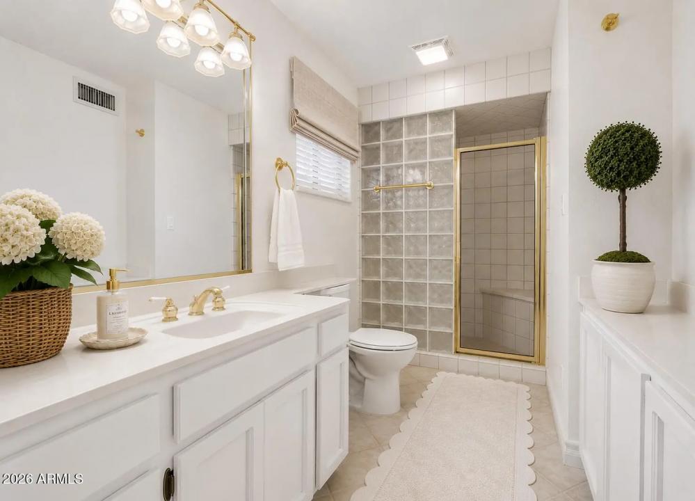 Real Estate Picture 8