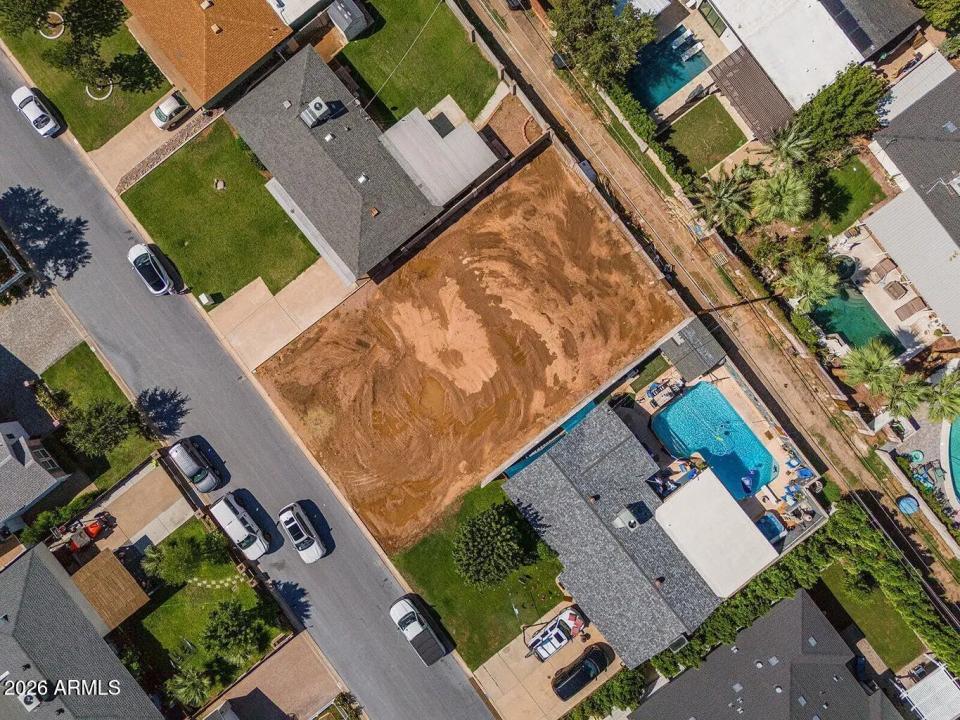 Real Estate Picture 20