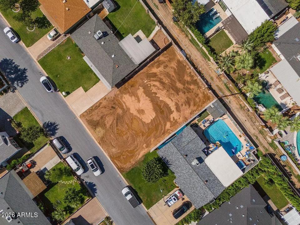 Real Estate Picture 20