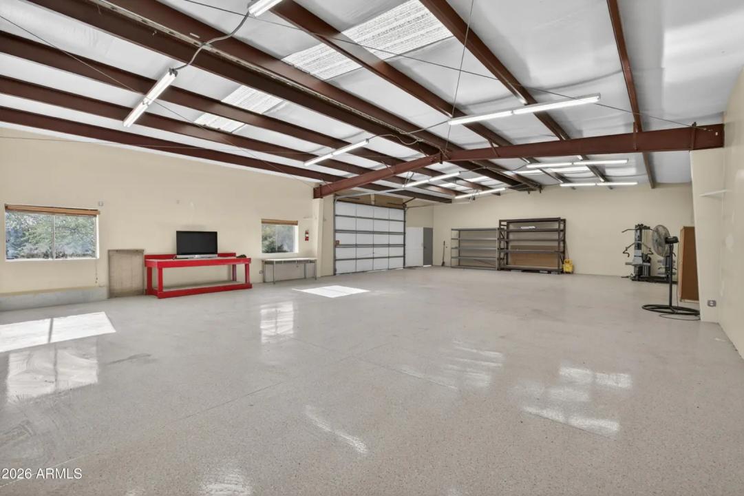 Real Estate Picture 4