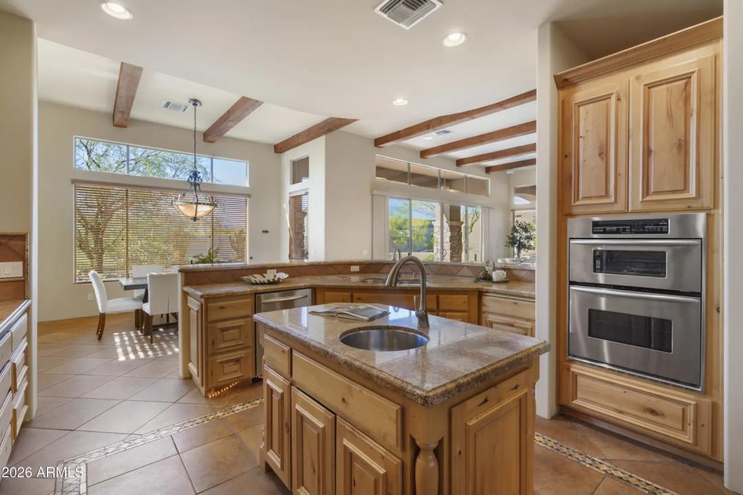 Real Estate Picture 15