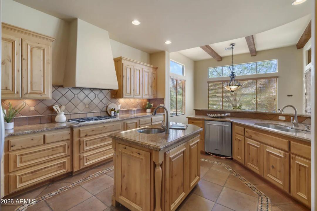 Real Estate Picture 17