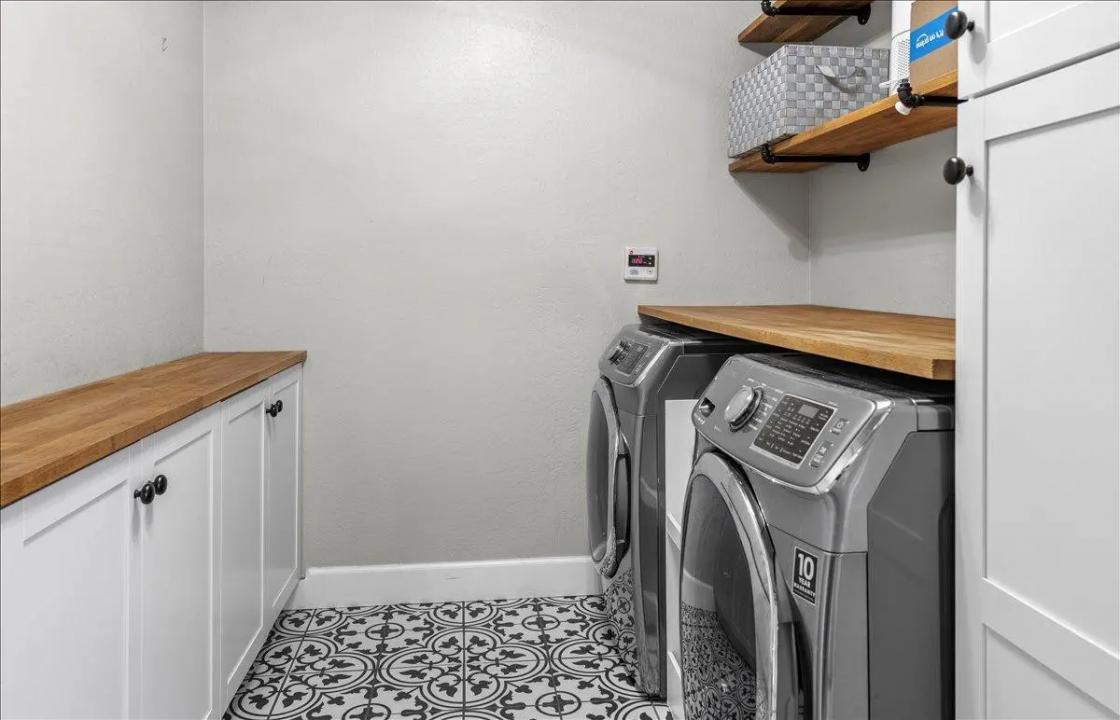 Real Estate Picture 19