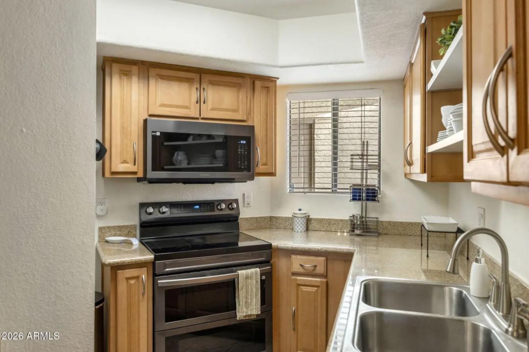 Real Estate Picture 5