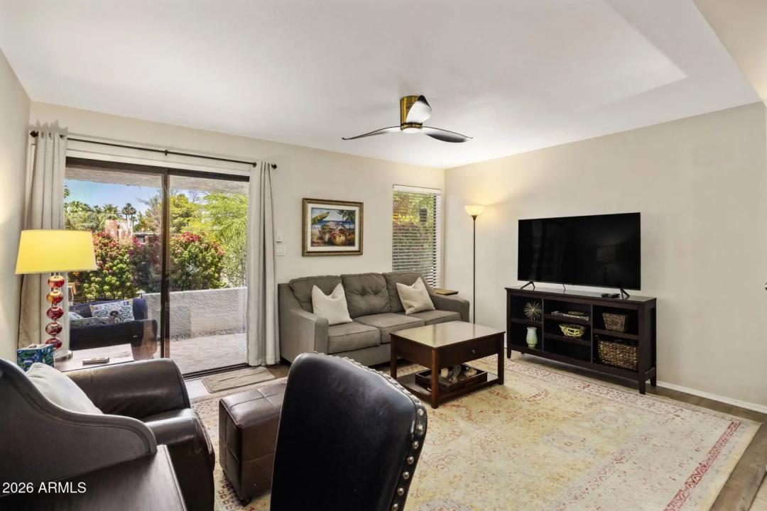 Real Estate Picture 7