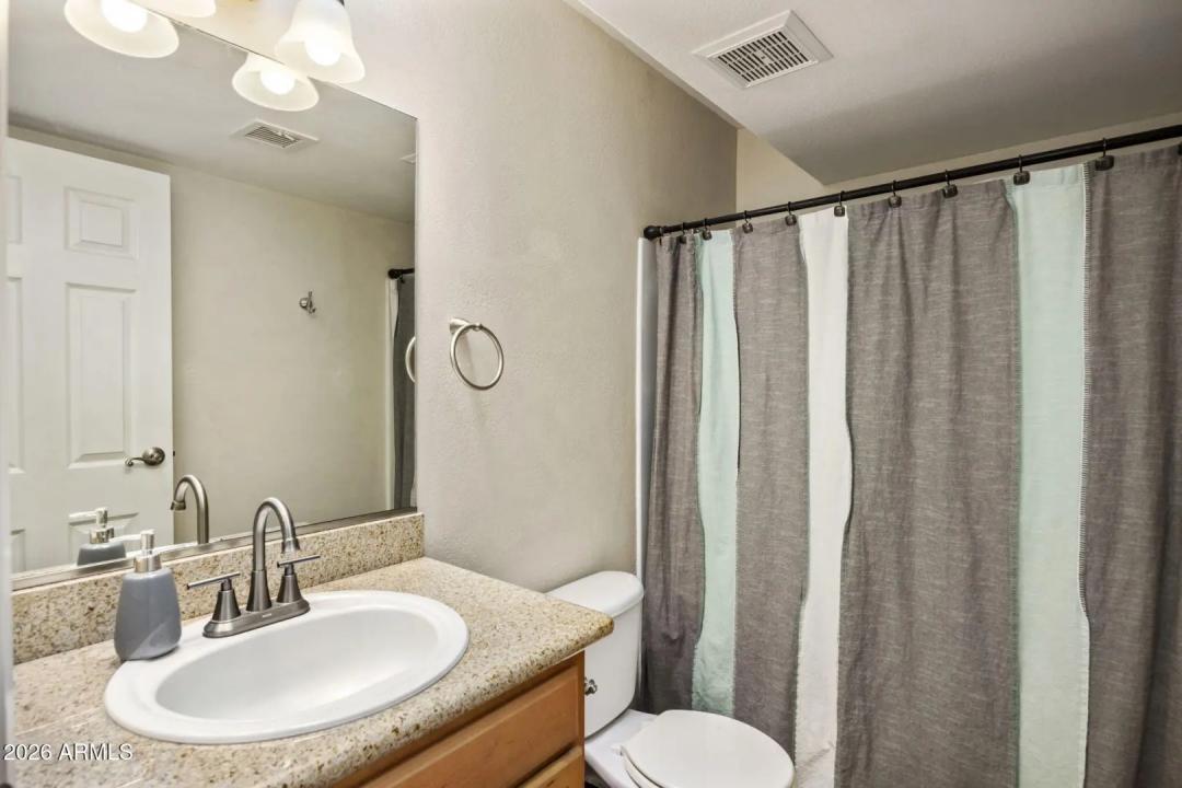 Real Estate Picture 14
