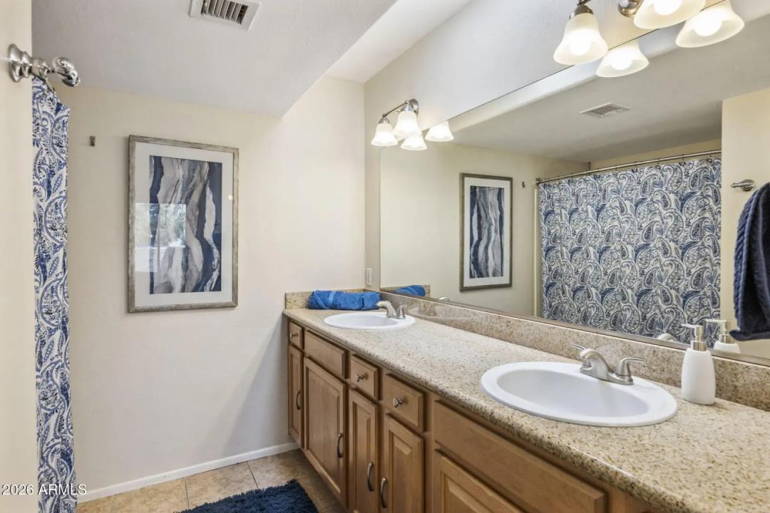 Real Estate Picture 17