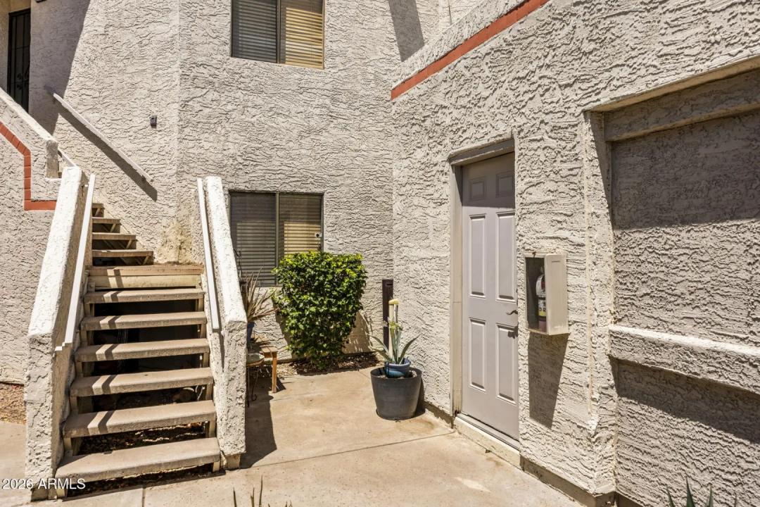 Real Estate Picture 23