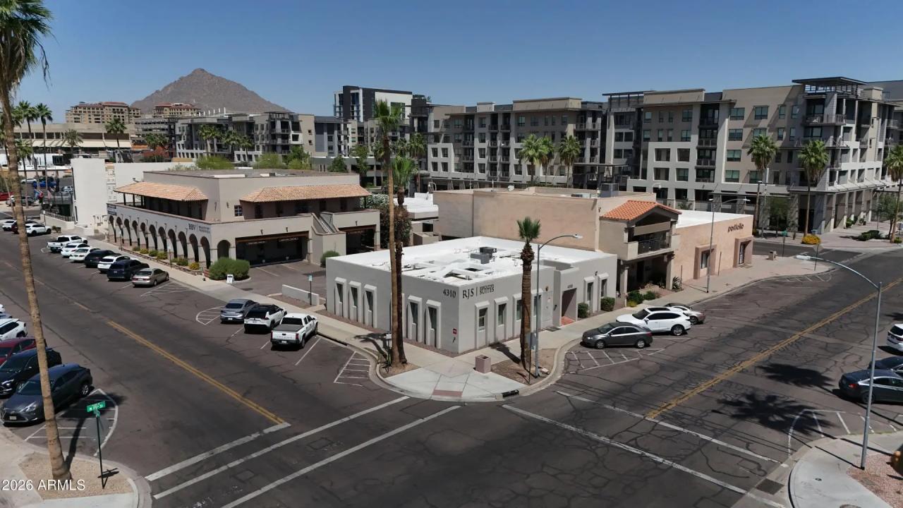 Real Estate Picture 4