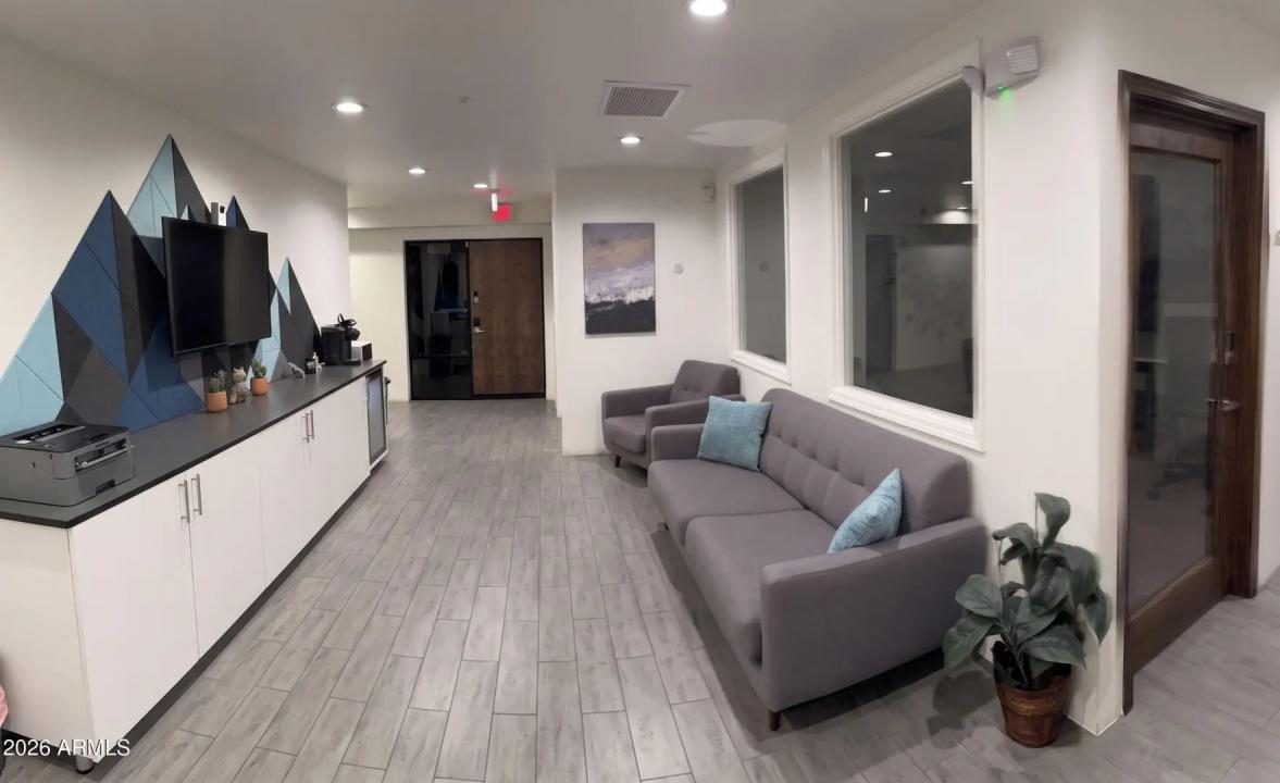 Real Estate Picture 17