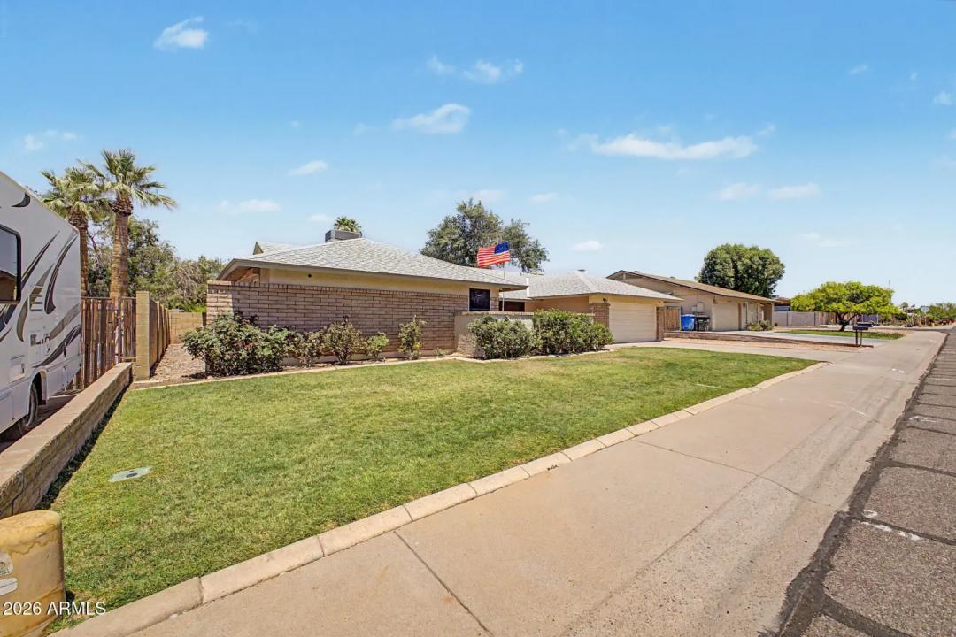 Real Estate Picture 4