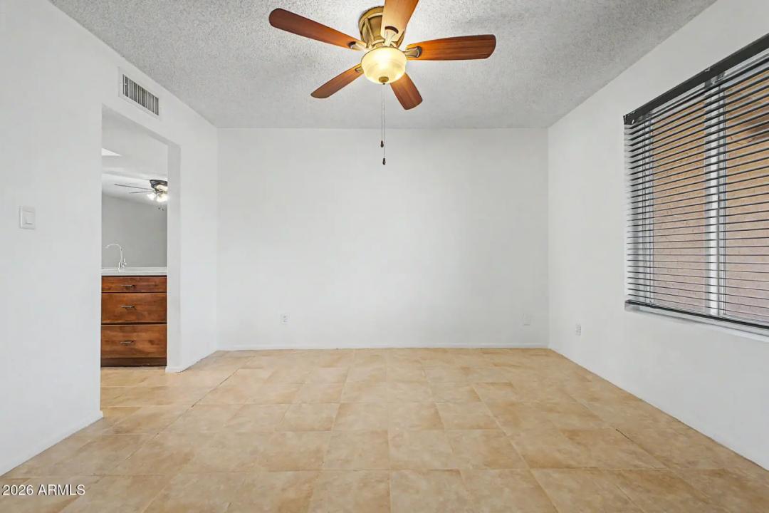 Real Estate Picture 11