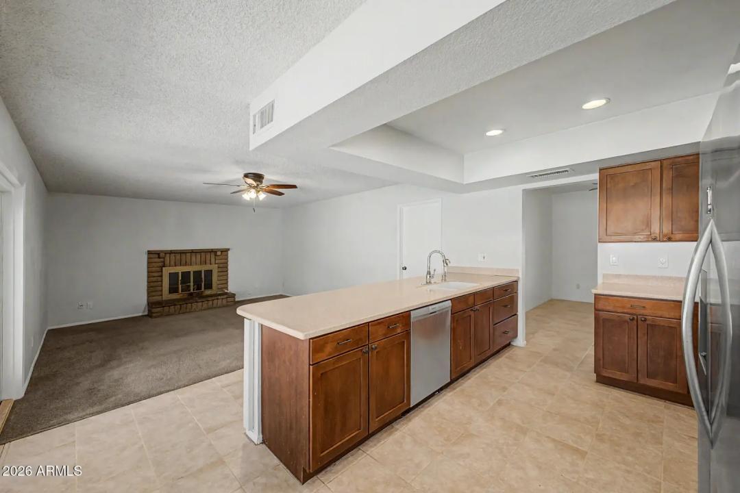Real Estate Picture 23