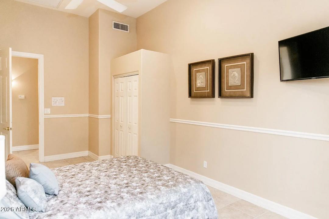Real Estate Picture 23