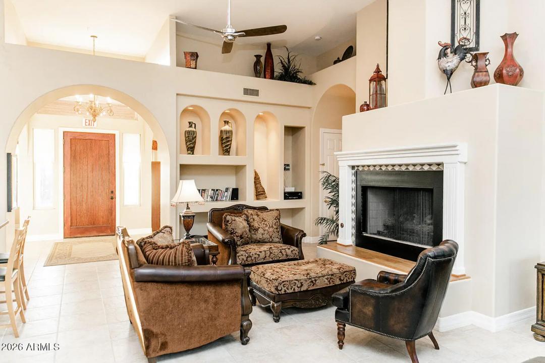 Real Estate Picture 8