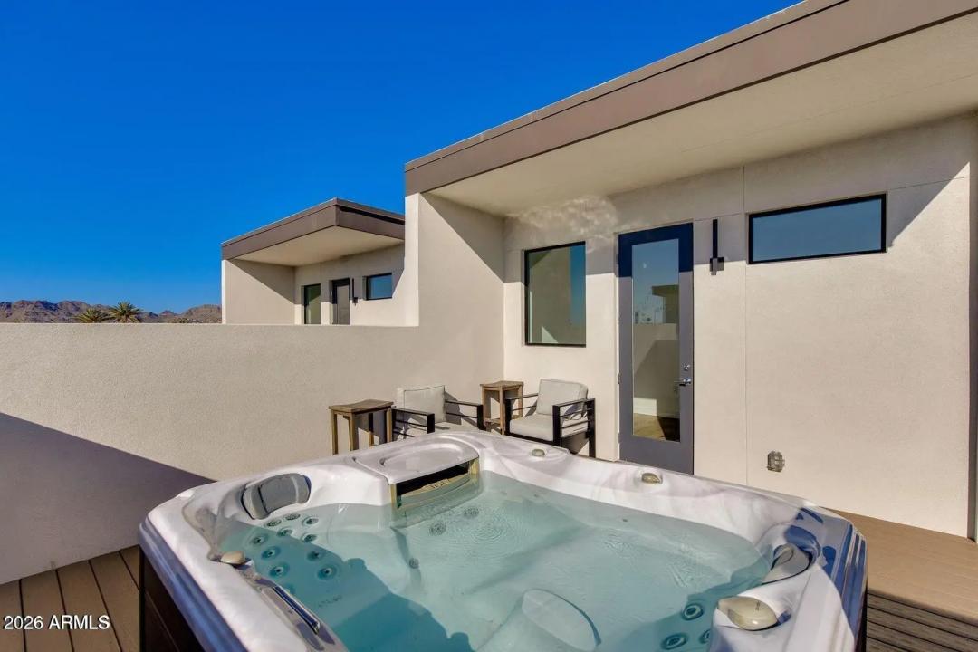Real Estate Picture 23