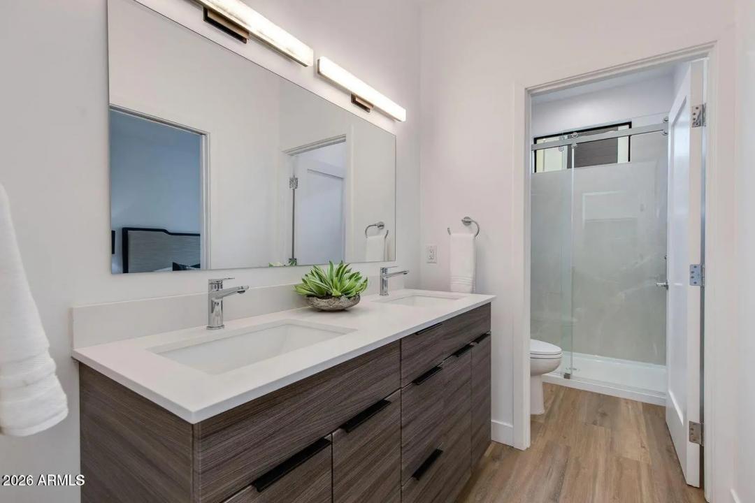 Real Estate Picture 17