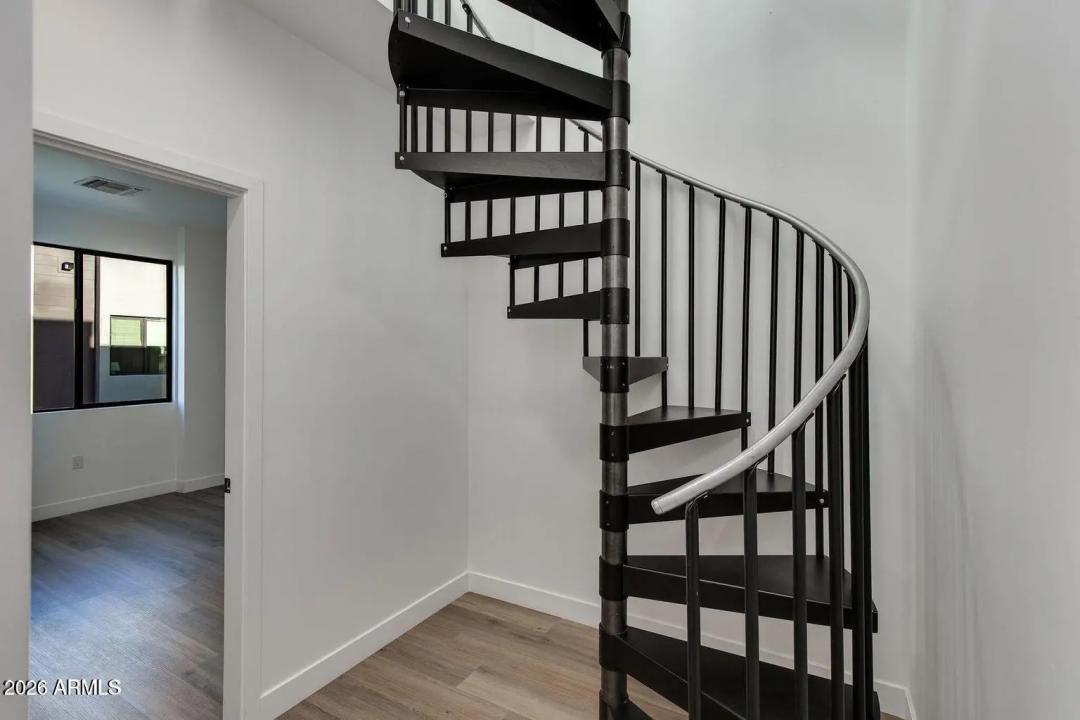 Real Estate Picture 19