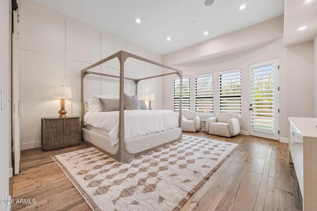Real Estate Picture 15