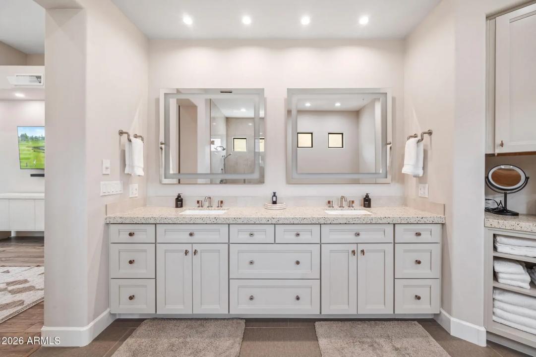 Real Estate Picture 16