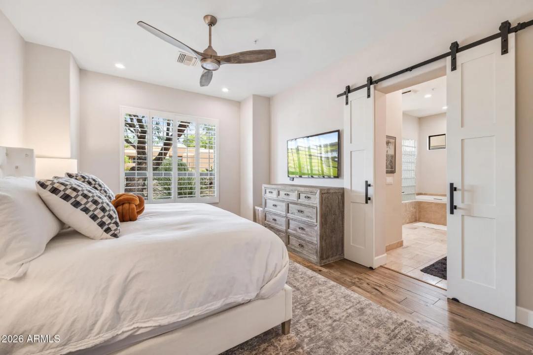 Real Estate Picture 18