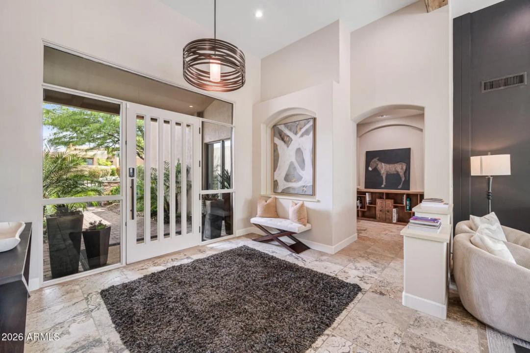 Real Estate Picture 14