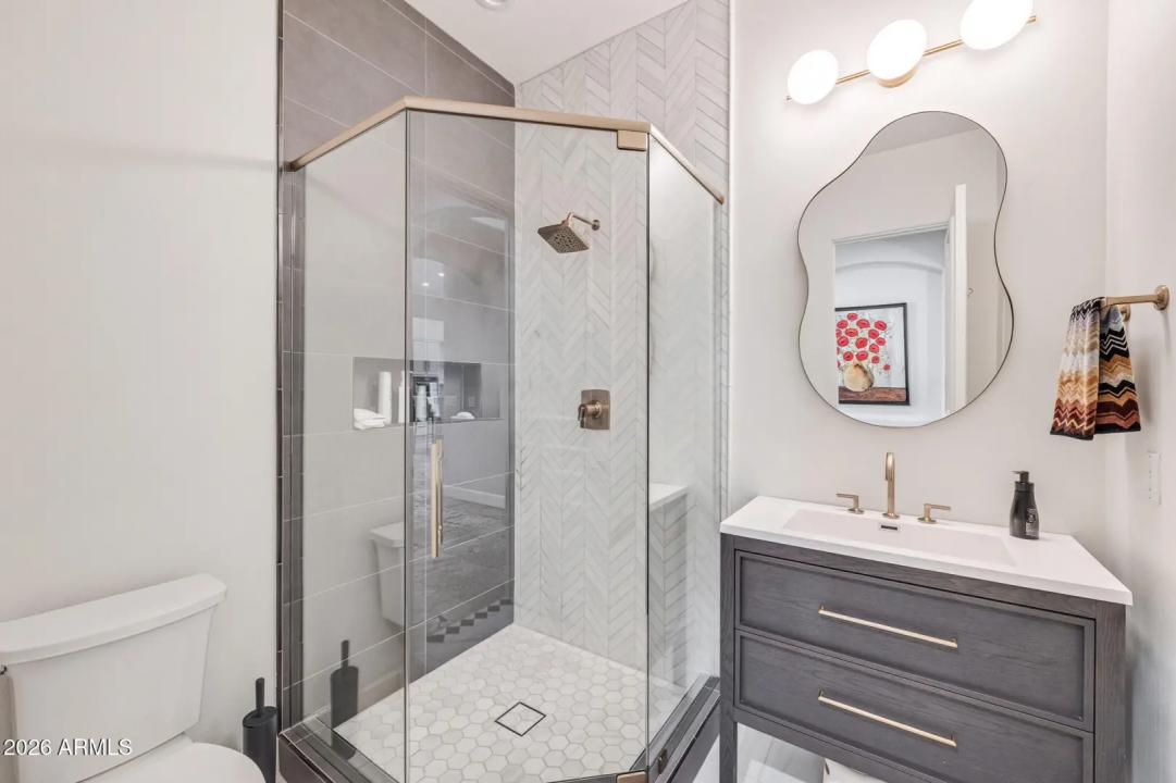 Real Estate Picture 22