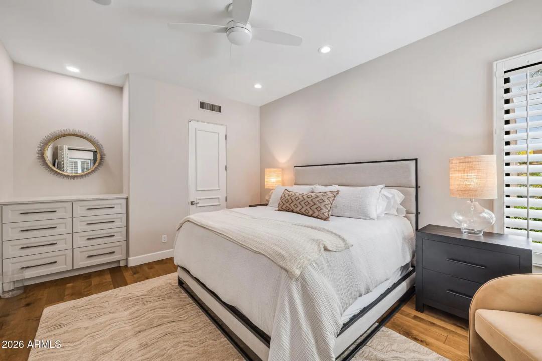 Real Estate Picture 20