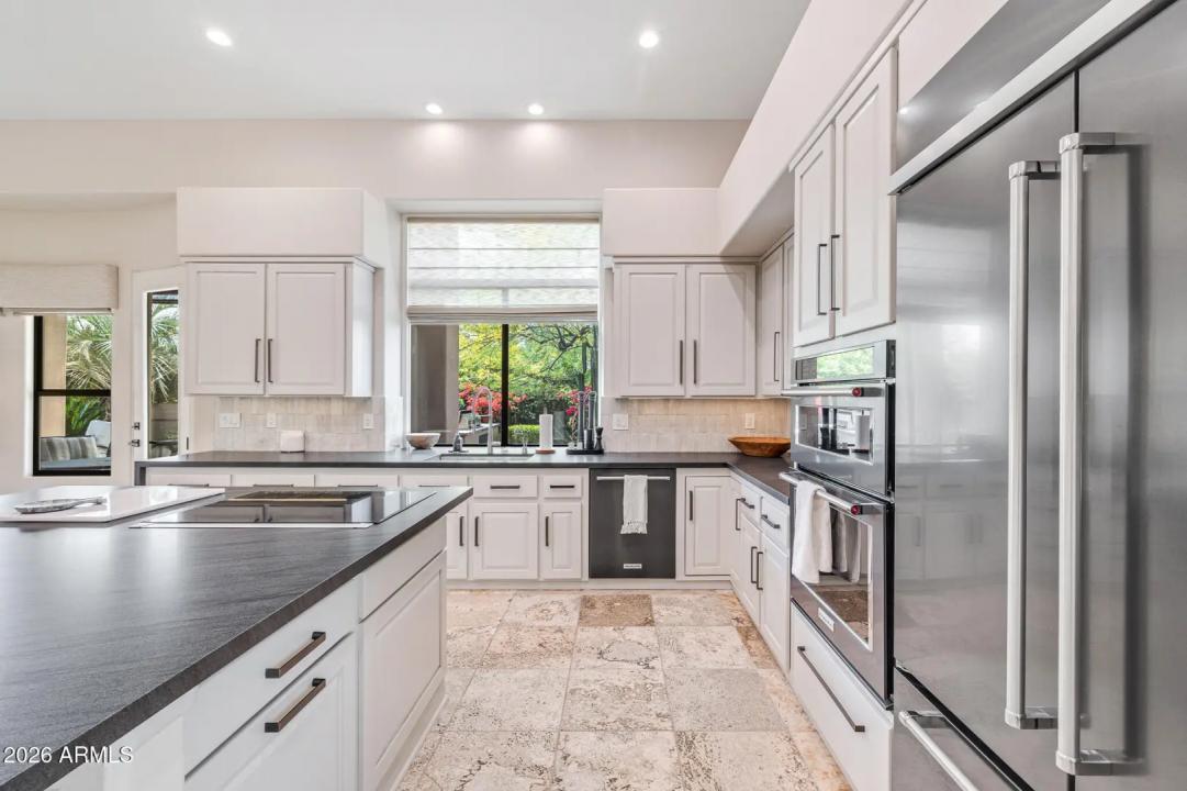 Real Estate Picture 9