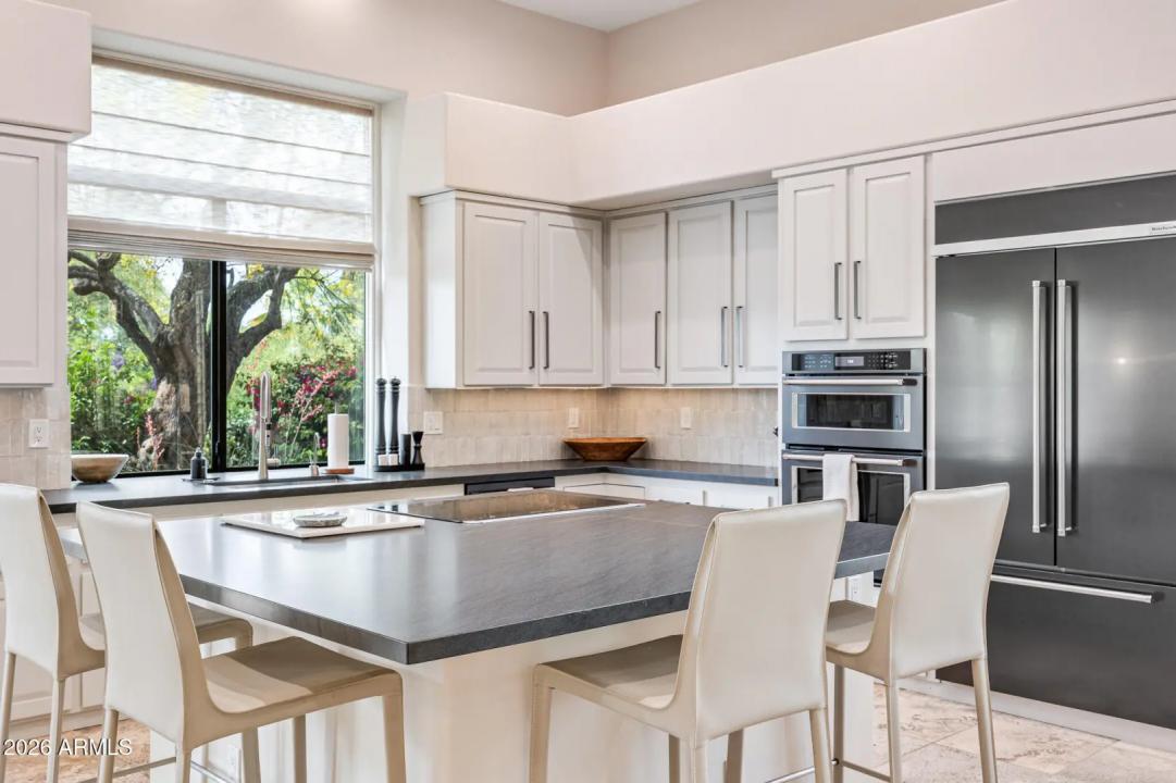 Real Estate Picture 10